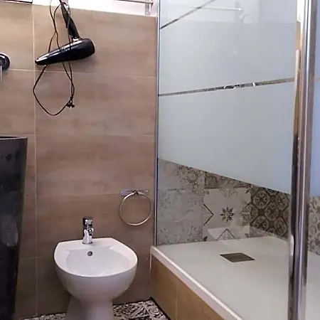 Cconforthotels R&b 3* בארי